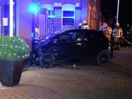 Auto ramt gevel winkelpand Zaamslag