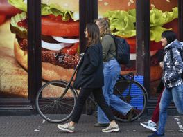 Voorlopig geen verbod op vleesreclame, maar Utrecht wil wel praten met exploitanten