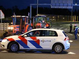 Politie schiet bij blokkade in Heerenveen, drie verdachten aangehouden