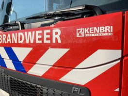 Schuur volledig afgebrand in Bakkeveen, NL-Alert vanwege mogelijk vrijkomen asbest