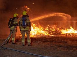 Vrijwilligers houden hele nacht de wacht bij Timmerdorp in Gorinchem, toch brak er brand uit: 'Vanaf nu lossen we elkaar af'