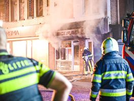 Explosiegevaar bij grote brand in snackbar Wolvega, omgeving wordt ontruimd
