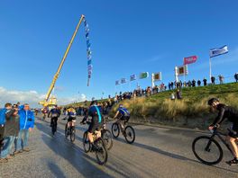 LIVE: Mountainbikers Kustmarathon gestart in zonnig Zoutelande