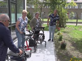 Hobbelige tuin van Stichting de Breinpuzzel wordt 'een circuit van Max Verstappen' dankzij Rijnmond Helpt