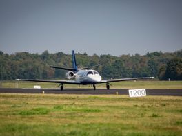Testvluchten boven Twente Airport voor onderzoek naar beperken vlieglawaai