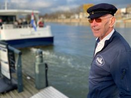 Expeditie Oost: Geert Scheers  vaart 60 jaar op Deventer pontje