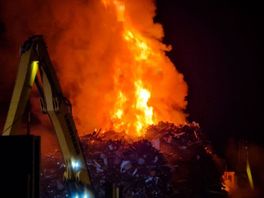 Grote brand bij metaalhandel in Hengelo