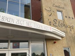 Verbazing over gedwongen opvang asielzoekers Albergen, honderd betogers op de been