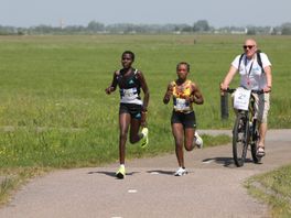 Keniaan wint Leiden Marathon 2022, zon zorgt voor veel toeschouwers