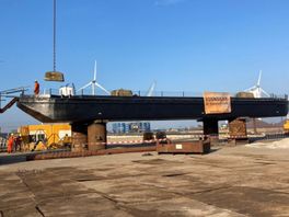 Met dit drijvende broedeiland probeert Terneuzen visdiefjes uit het centrum te lokken