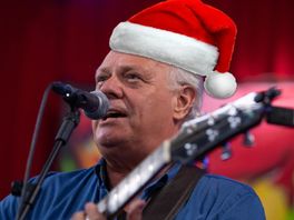 Gurbe Douwstra komt met een kerstlied: "Als het goed is draaien ze het ieder jaar weer"