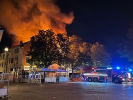 Grote brand in meerdere panden in centrum van Deventer, twee gewonden