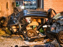Enorme ravage na crash bij politieachtervolging: 'Auto had in woning kunnen staan'