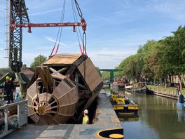 'Hopen dat ie heel blijft!' 30 ton wegende stadskraan-replica onderweg naar Utrecht