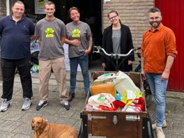 Bakfiets vol tassen dierenvoer en speeltjes ingezameld voor dierenvoedselbank: 'Super blij'