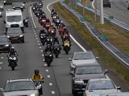TT Assen voorbij: motorrijders op weg naar huis trekken in Overijssel veel bekijks