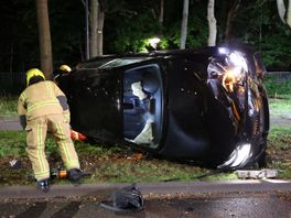 112-nieuws | Auto belandt op zijkant in Rijswijk - Bestuurder met promillage van 2,46 achter stuur