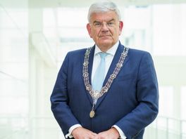 Analyse: Burgemeester Jan van Zanen loopt door Duindorp kans op eerste kras
