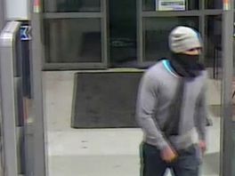 Oplichter pint met gestolen bankpas