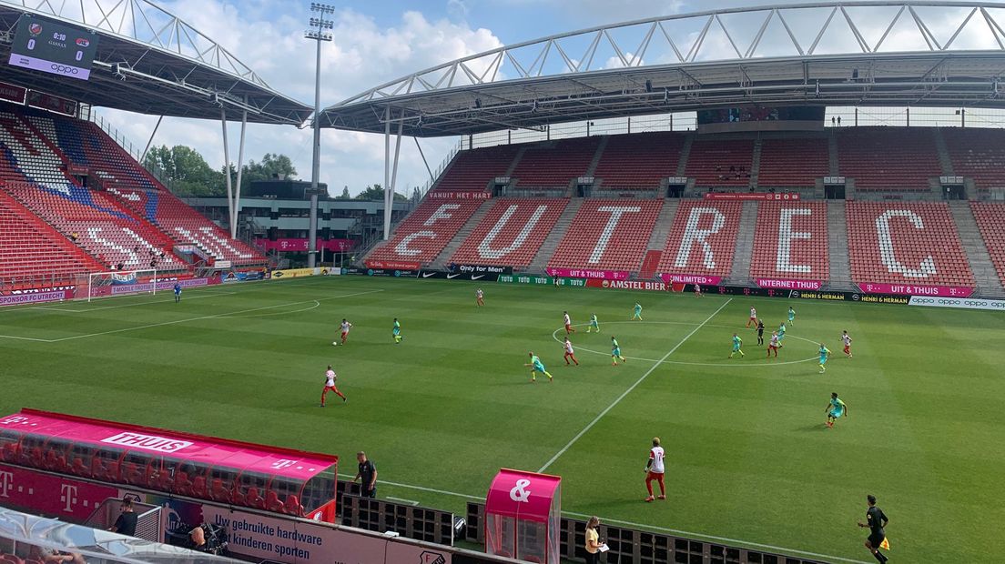 Afgelopen weekend oefende FC Utrecht in een leeg Stadion Galgenwaard tegen AZ