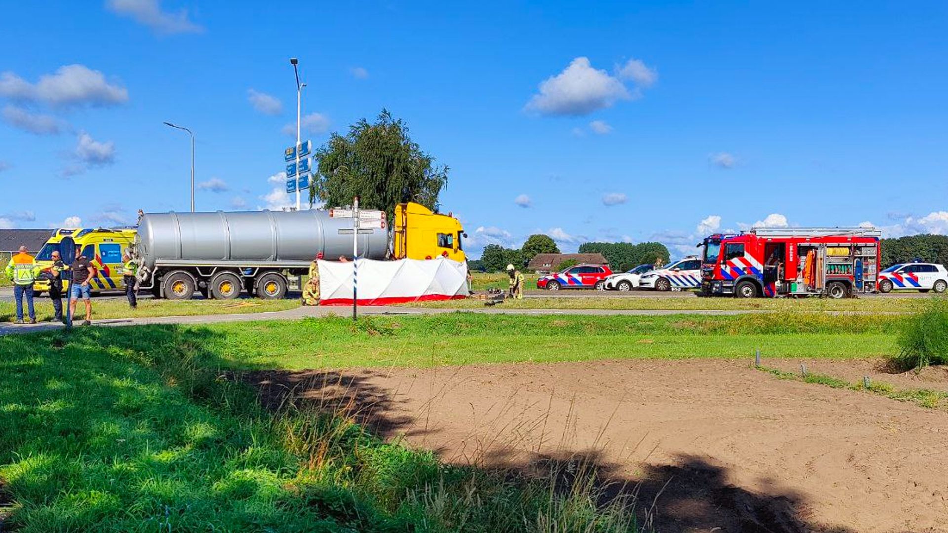 Motorrijder (56) Uit Deventer Verongelukt Bij Ongeval Op N348 Bij ...