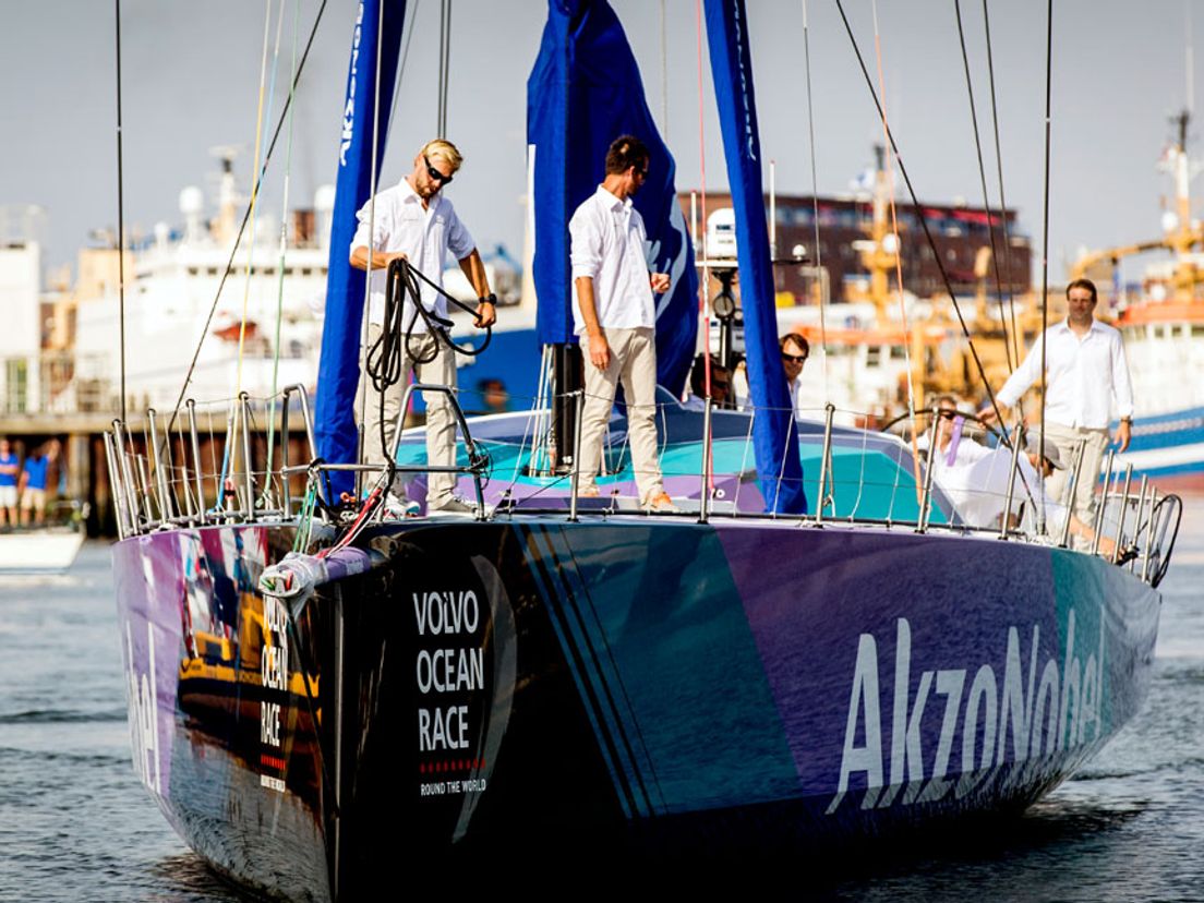 De nieuw gebouwde Volvo Ocean-raceboot van AkzoNobel