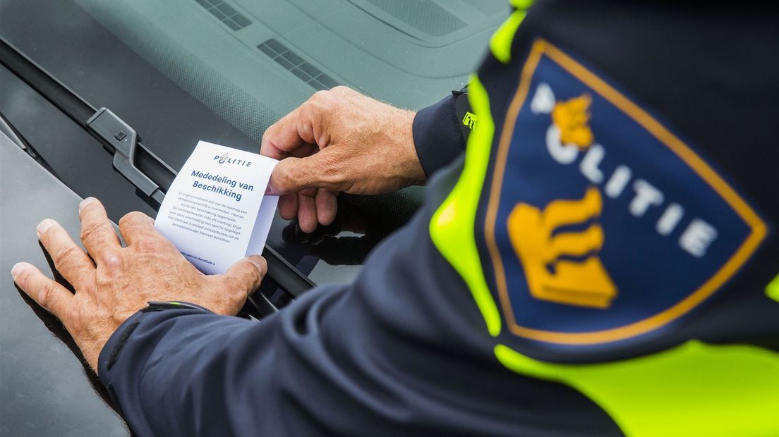 Eerder riepen de vakbonden agenten al op geen bekeuringen meer uit te schrijven.