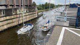 Driebondsbrug staat kwartier open vanwege doorkomst meer dan vijftig boten