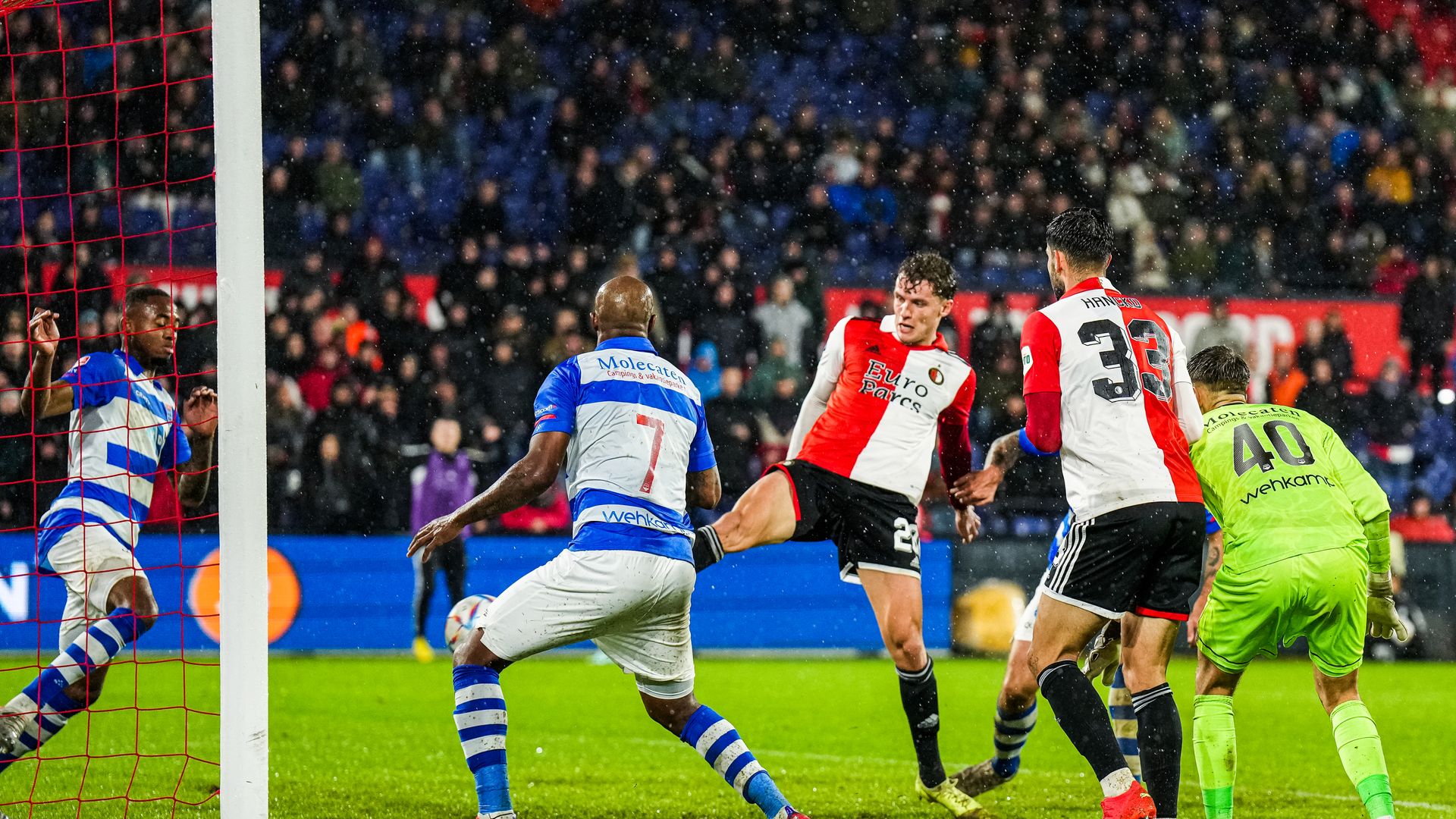 Feyenoord velt PEC Zwolle ondanks vroege achterstand en bekert eenvoudig verder