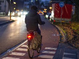 Man van fiets getrapt en overgoten met frisdrank in Utrecht