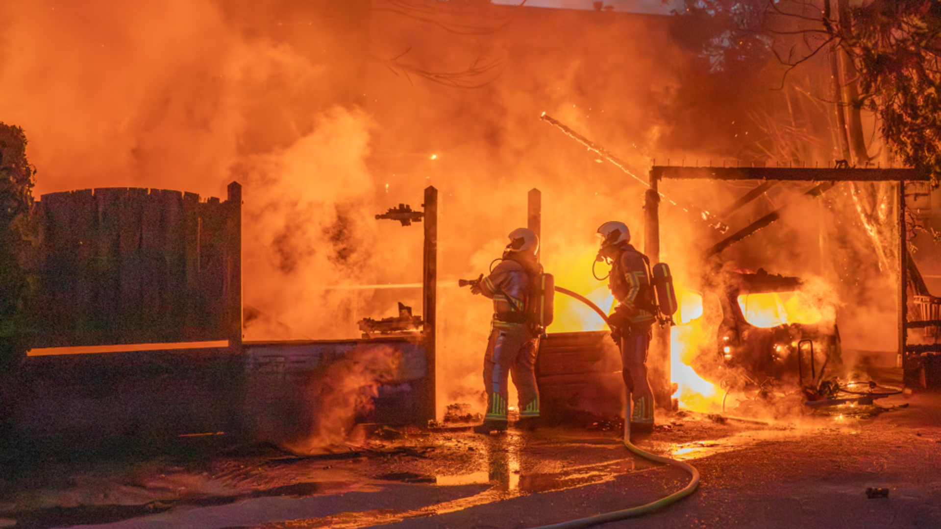 Garagebox in Soest gaat in vlammen op