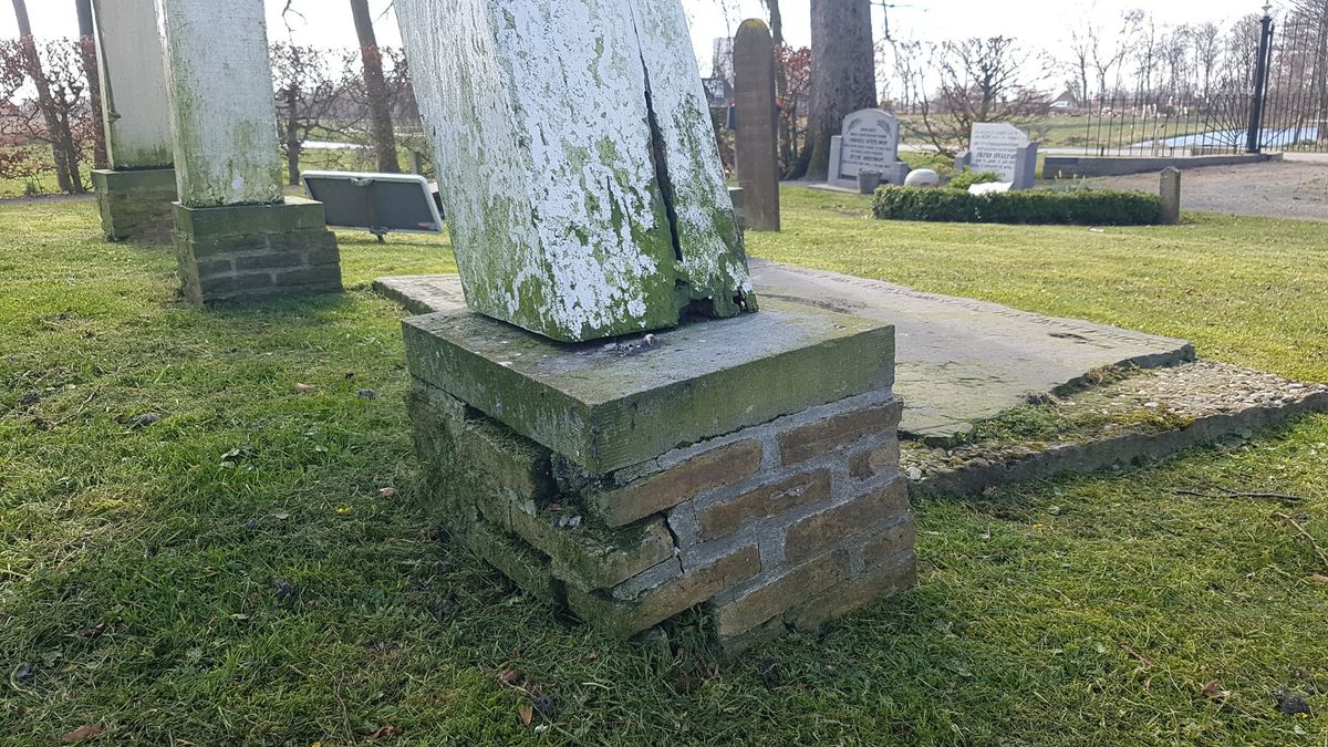 Verpieterde klokkenstoel in Snikzwaag wordt eindelijk opgeknapt