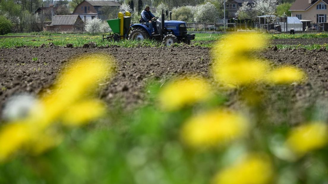 tractor stock