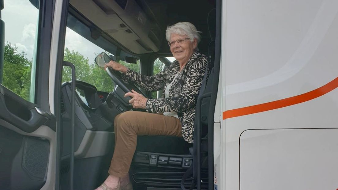 Francien viert verjaardag in de cabine