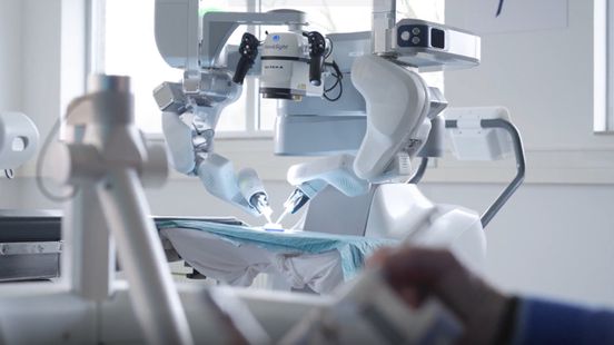 MUMC+ opereert eerste patiënt met nieuwe operatierobot Nieuws