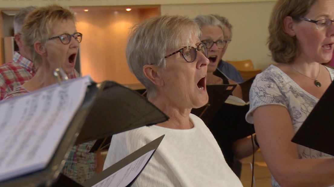 Het koor bestaat vijftig jaar (Rechten: Jeroen Willems / RTV Drenthe)