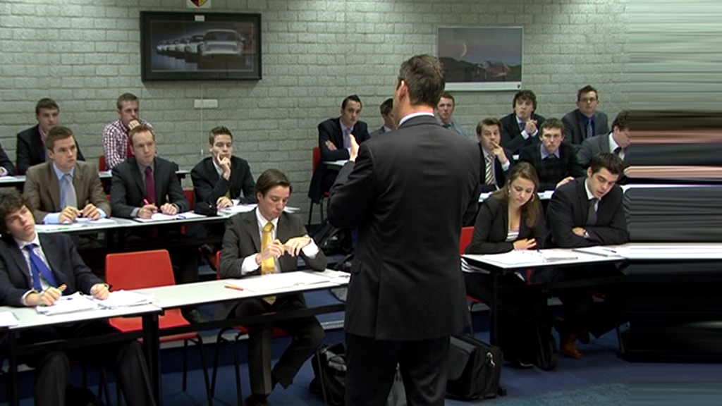 Na vier generaties als familiebedrijf is 'autoverkopersschool' IVA verkocht aan het Zweedse AcadeMed