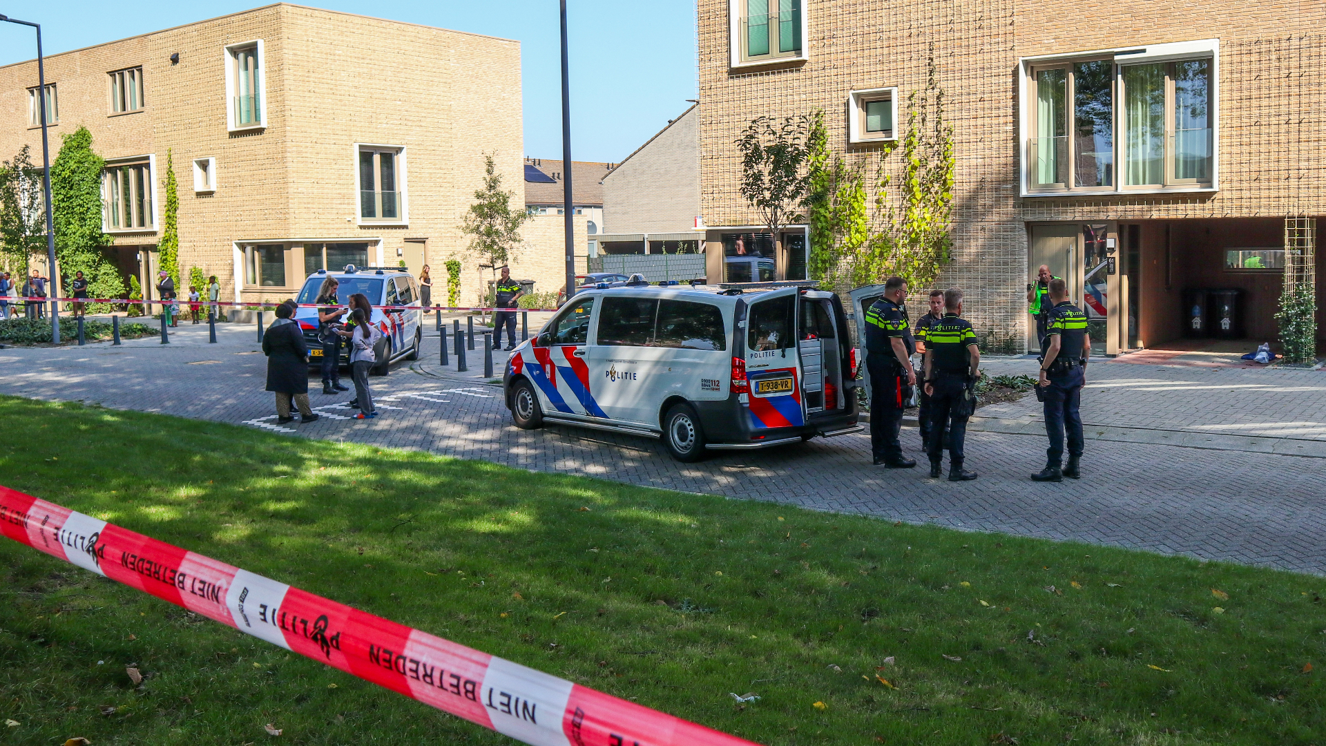Man neergestoken op straat | Flinke schade na aanrijding met scooter.