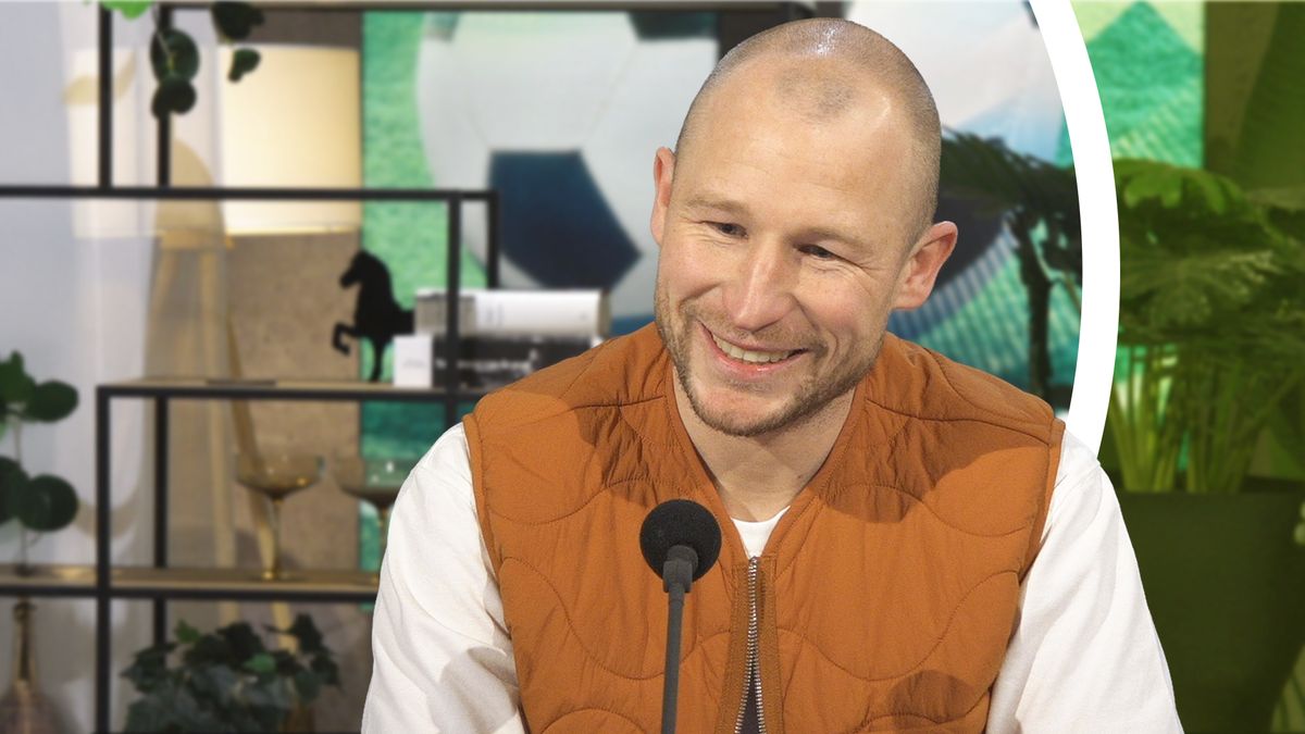 Kritiek op Henk de Jong om zijn commentaar op de arbitrage: 