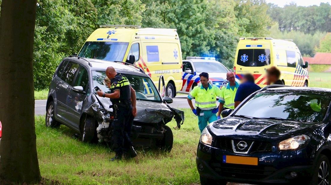 Ongeval met meerdere voertuigen in Beuningen