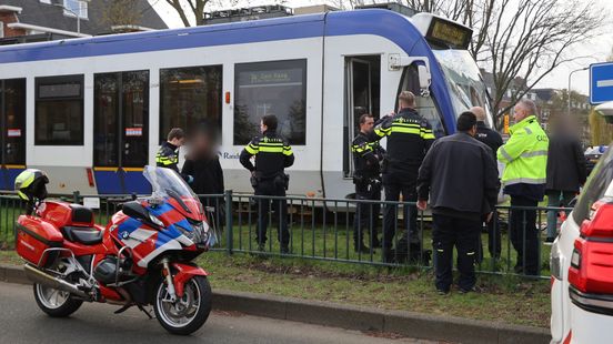 Fietser aangereden en meegesleurd door tram. Fietser aangereden en meegesleurd door tram.