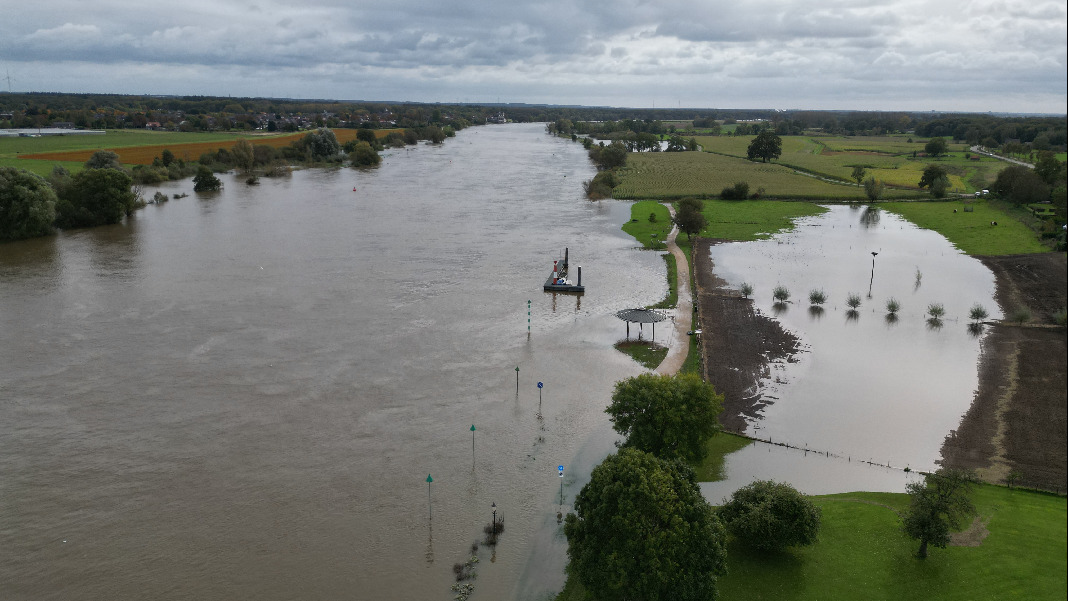 Camping ontruimd om hoogwater, meerdere veerponten uit de vaart - L1 Nieuws
