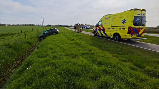 Twee gewonden nadat inhaalmanoeuvre verkeerd gaat