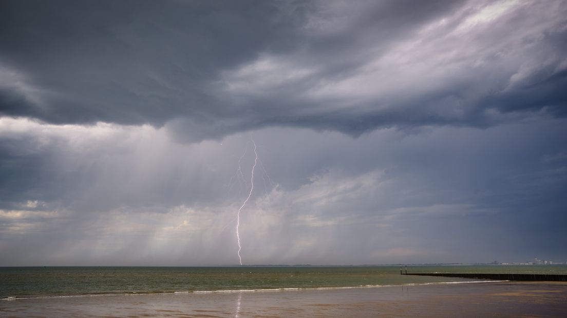 Blikseminslag zorgt voor schade in Zeeland