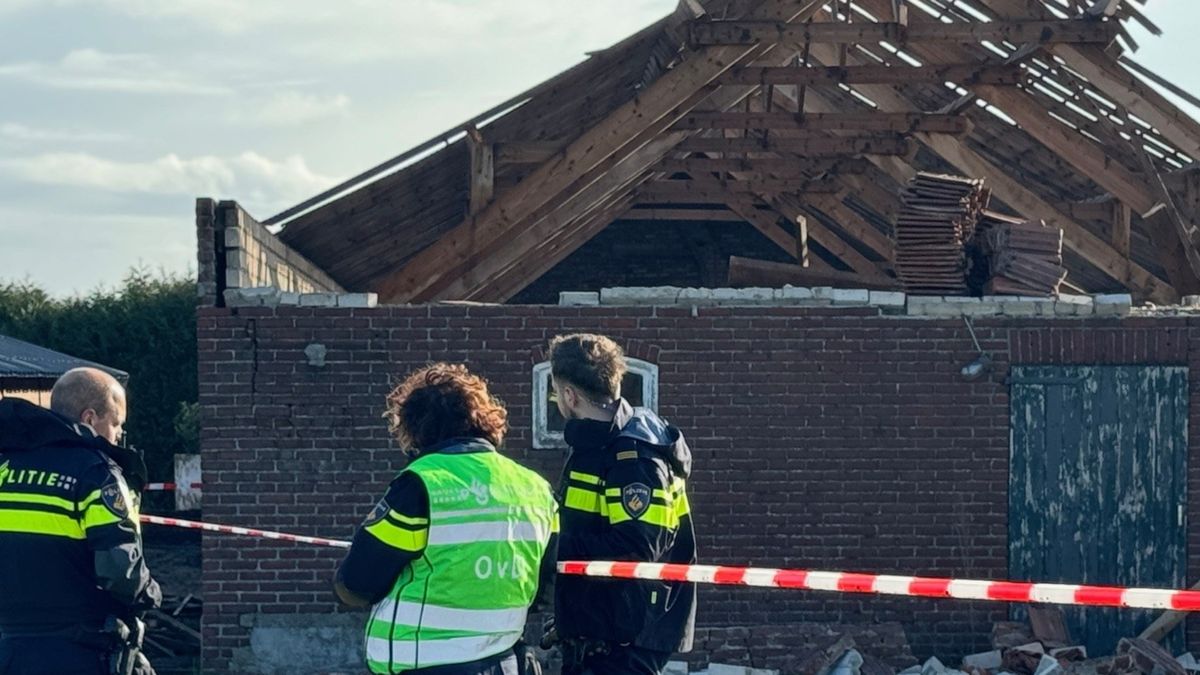 Man (55) overleden na omvallen muur in Haler