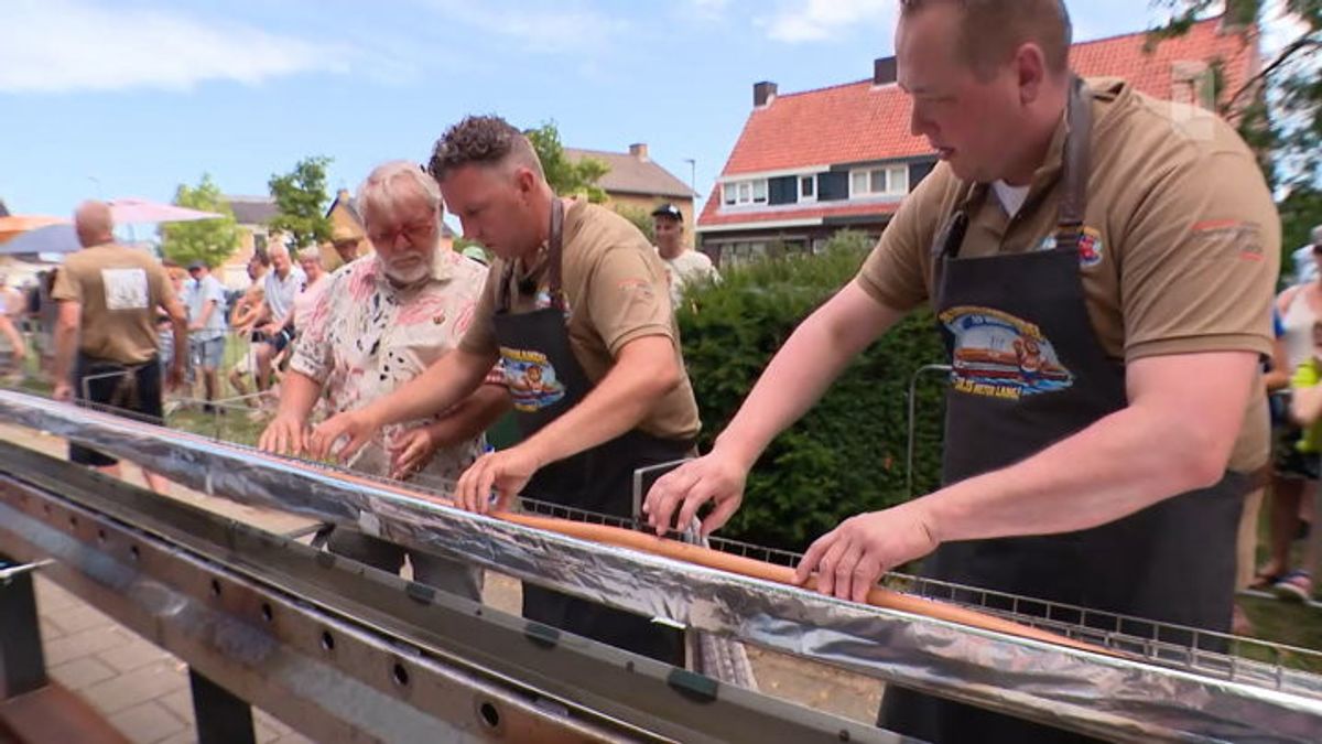 Maasbracht bakt de langste frikandel van de wereld