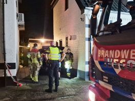112 Nieuws: Vrouw schiet met auto van de weg en mist net betonnen duiker | Auto's uitgebrand in Zwolle