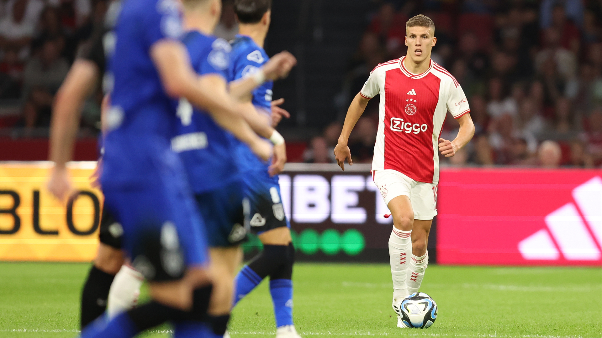 Jakov Medic versterkt verdediging FC Utrecht. Komen er nog meer?