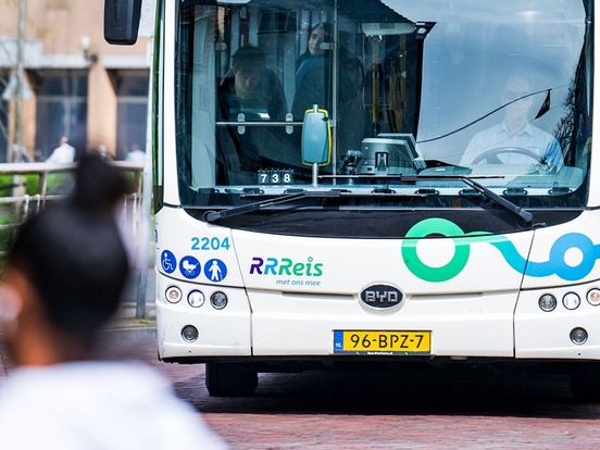 Ruim 1000 klachten over 'falend' busvervoer in Overijssel: "Onbetrouwbare dienstregeling"