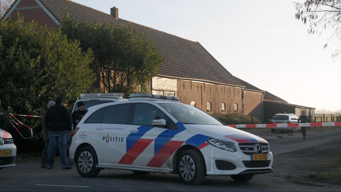 In een pand in Zevenhuizen trof de politie een aanzienlijke hoeveelheid hennep aan